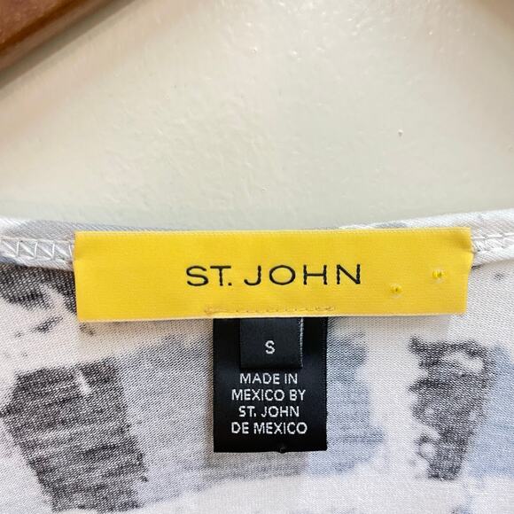 ST. JOHN Women's Size S Abstract Print 3/4 Sleeve V-Neck Fitted Knit Shirt - Picture 4 of 9